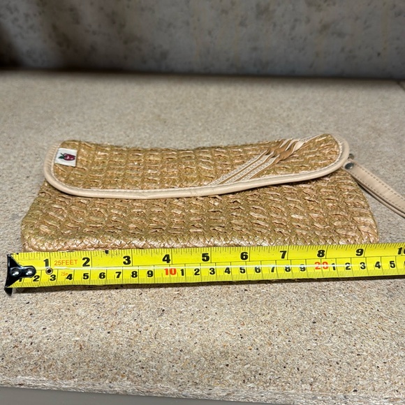 Vintage beige clutch with strap - Picture 2 of 12